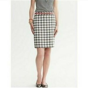 Banana Republic Houndstooth Pencil Skirt